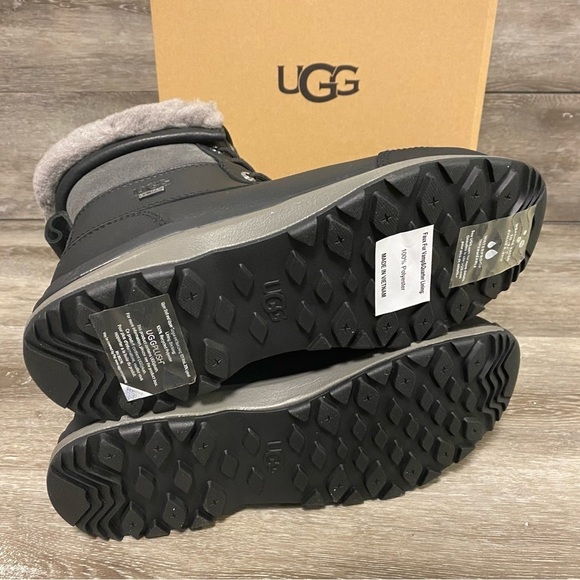 UGG | Adirondack Boot III In Black Snow Boots NEW Size 10 - Picture 9 of 12